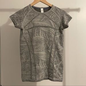 ivivva short sleeve top